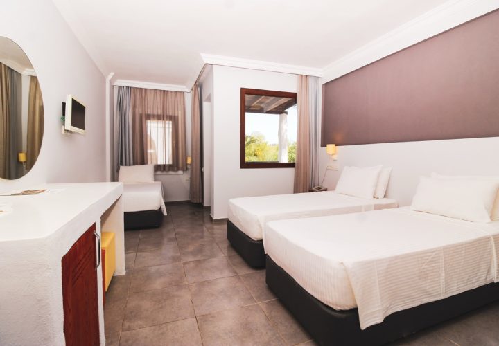 Club Müskebi Hotel Bodrum - Standart Kısmi Deniz Manzaralı Oda